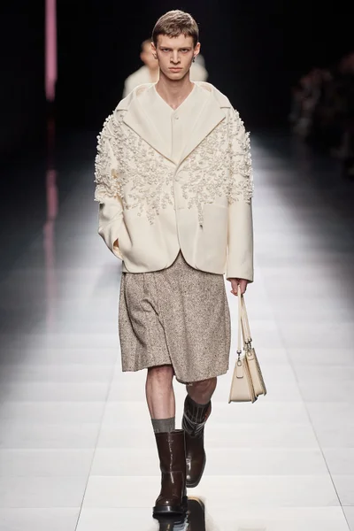 Look 2